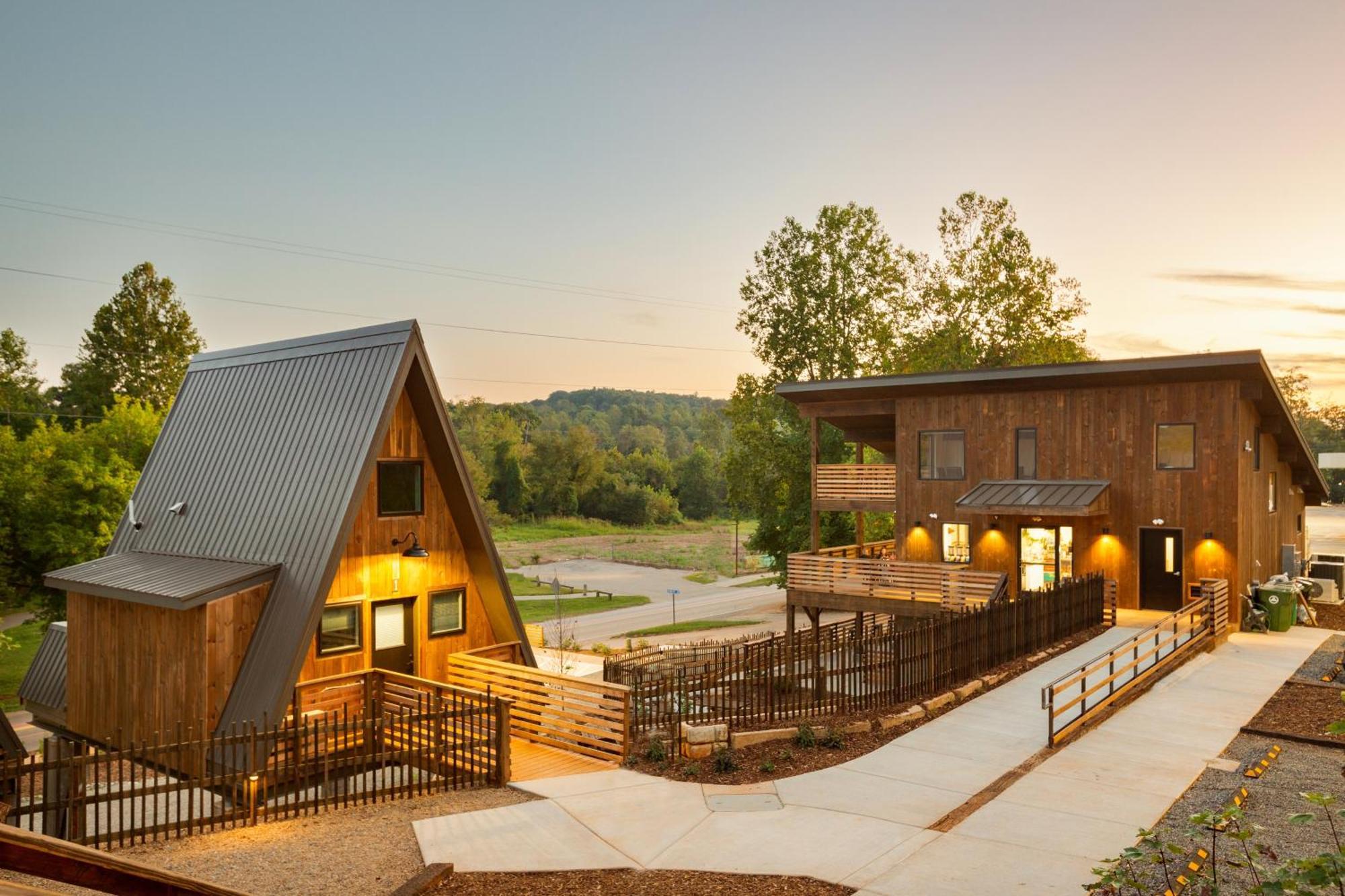 Wrong Way River Lodge & Cabins 阿什维尔 外观 照片