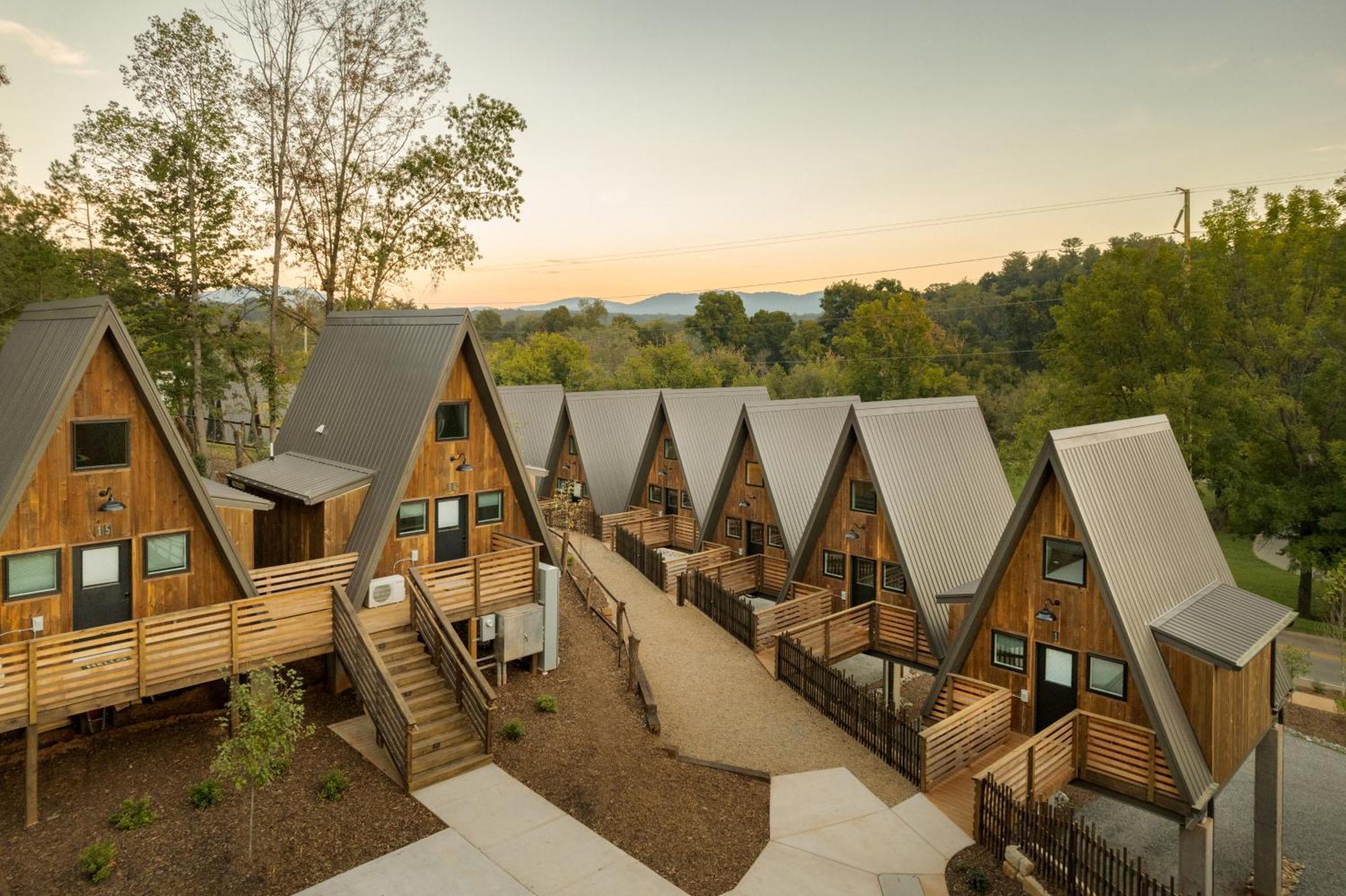 Wrong Way River Lodge & Cabins 阿什维尔 外观 照片